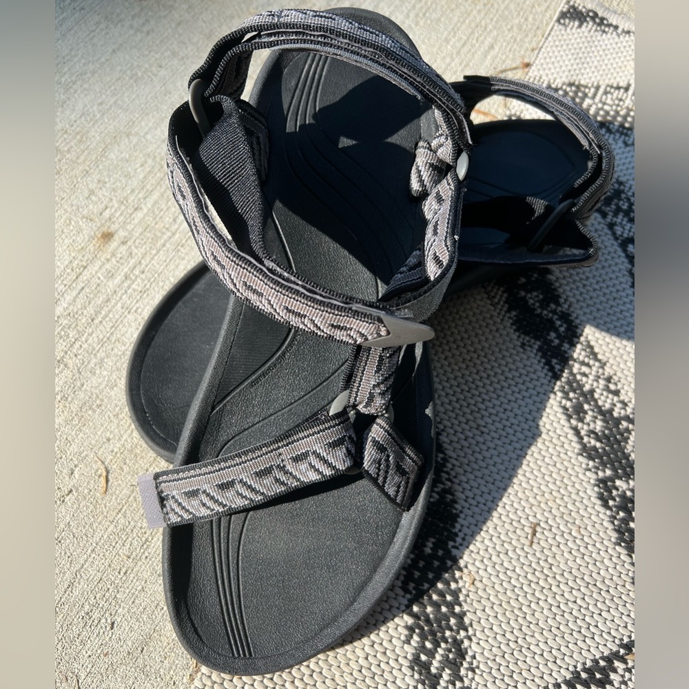 Teva Hurricane 4 Ouray Black Sport Sandals for Men- Like New! - Picture 7 of 8